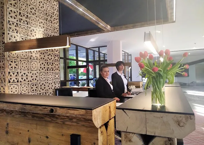 לינה וארוחת בוקר Hyrny 3*