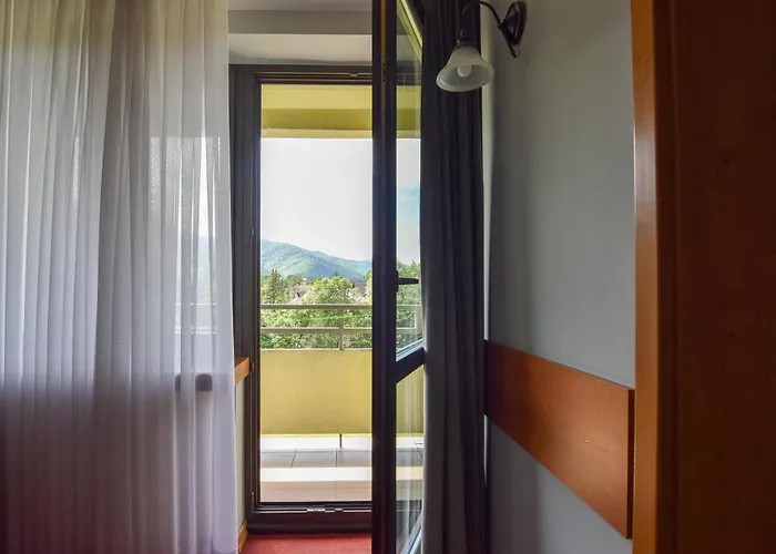 Hyrny לינה וארוחת בוקר