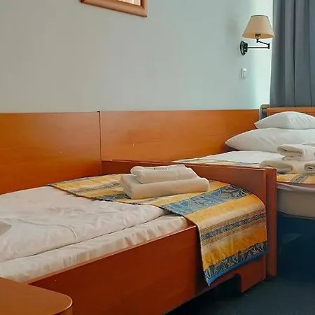 Hyrny Nocleg ze śniadaniem 4*