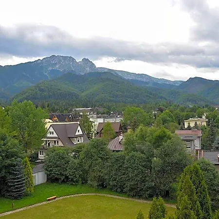 Hyrny