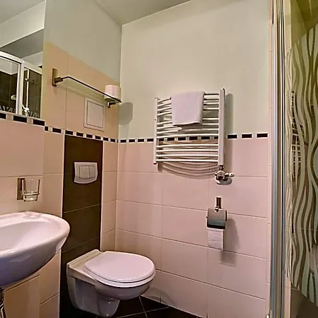 Bed & Breakfast Hyrny 4*